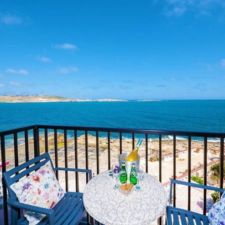 Islet Promenade Seafront Family Apartment With 2 Balconies By Getawaysmalta St. Paul's Bay Buitenkant foto